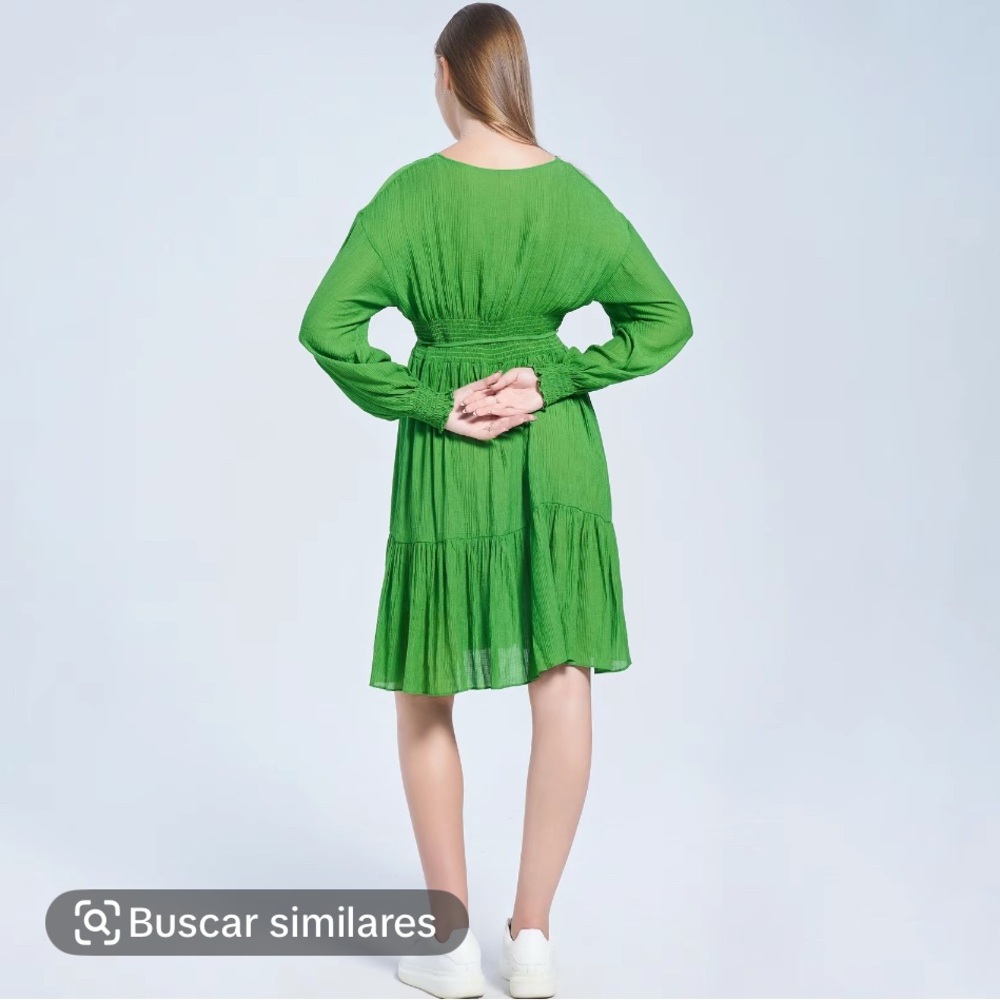 Elegant Green Dress - Picture 4 of 4